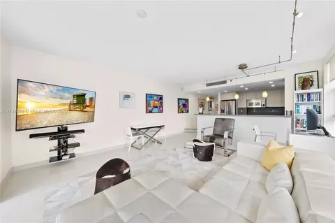 Living - 200 Ocean Dr #5D, Miami Beach, FL 33139 photo 3 of 3