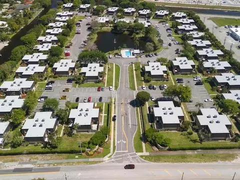 2349 Waterside Dr #2349, Lake Worth, FL 33461
