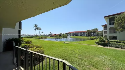 7030 Half Moon Cir #121, Hypoluxo, FL 33462