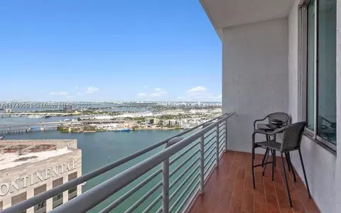 335 S Biscayne Blvd #UPH02, Miami, FL 33131