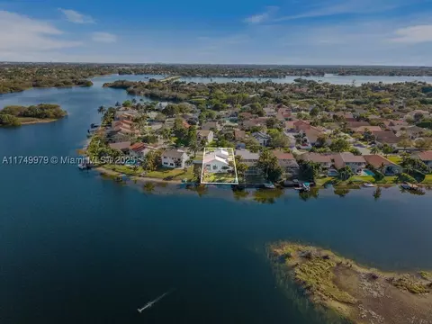 17815 NW 21st St, Pembroke Pines, FL 33029
