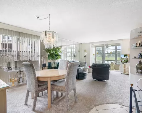 9221 Sunrise Lakes Blvd #101, Sunrise, FL 33322