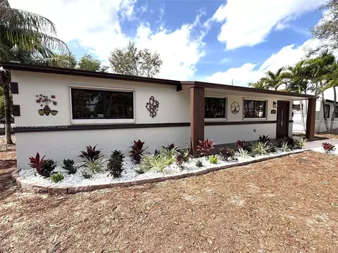 1100 N 71st Ter, Hollywood, FL 33024