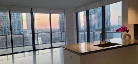 68 SE 6th St #1012, Miami, FL 33131
