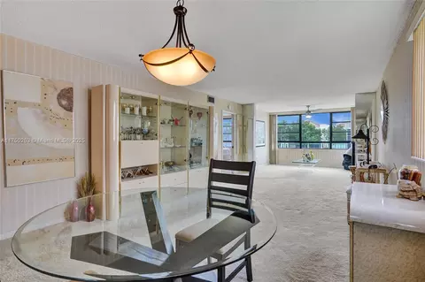 10526 E Clairmont Cir #212, Tamarac, FL 33321