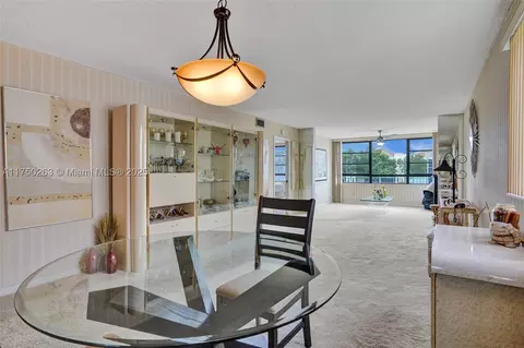10526 E Clairmont Cir #212, Tamarac, FL 33321