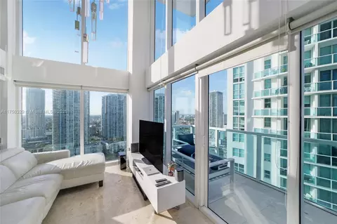 41 SE 5th St #1817, Miami, FL 33131