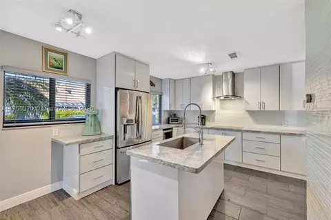 1662 N 14th Ter, Hollywood, FL 33020
