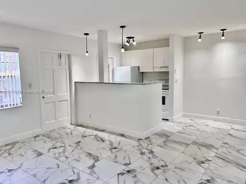 5050 Bayview Dr #2, Fort Lauderdale, FL 33308