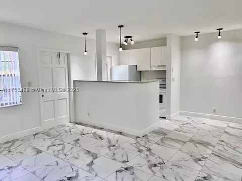 5050 Bayview Dr #2, Fort Lauderdale, FL 33308