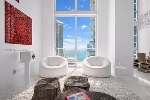 300 S Biscayne Blvd #L-1012, Miami, FL 33131