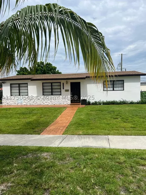 17835 NW 80th Ct, Hialeah, FL 33015