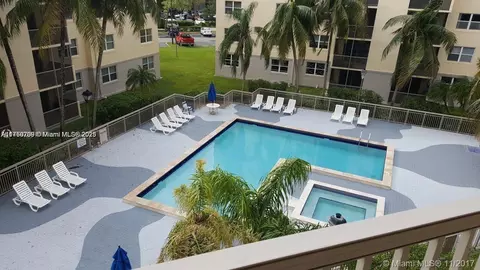 8255 Lake Dr #405, Doral, FL 33166