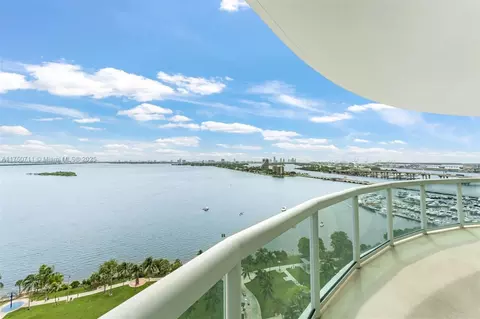 View/Area - 1800 N Bayshore Dr #2101, Miami, FL 33132 photo 2 of 7