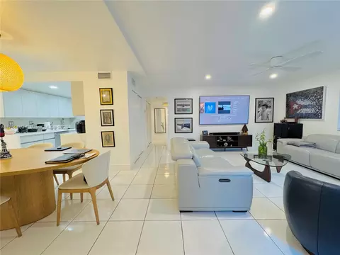 9394 SW 77th Ave #F1, Miami, FL 33156