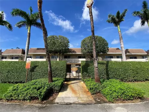 14500 SW 88 Ave #101, Miami, FL 33176
