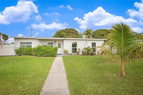 3341 NW 7th Ct, Lauderhill, FL 33311