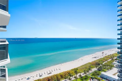4779 Collins Ave #2204, Miami Beach, FL 33140