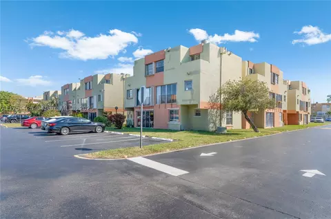 9390 W Flagler St #114E, Miami, FL 33174