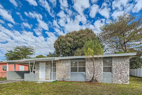 3541 NW 2nd St, Lauderhill, FL 33311