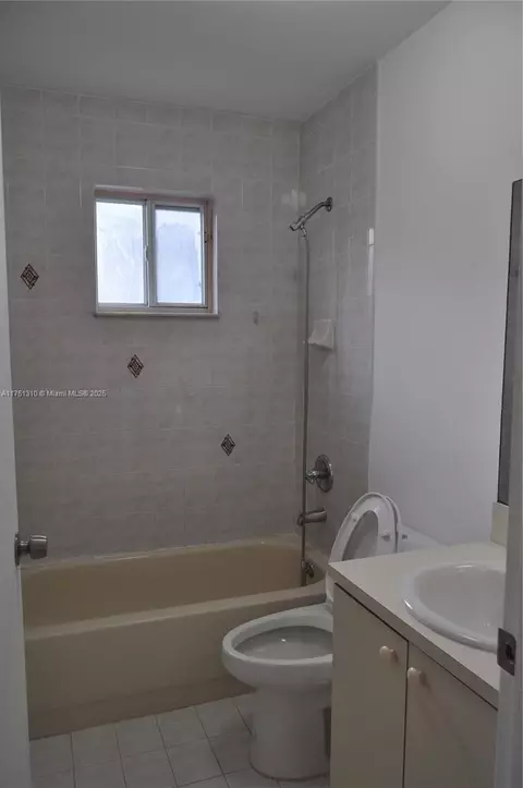 Bath - 7001 W 35th Ave, Hialeah, FL 33018 photo 1 of 2