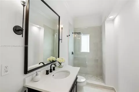 Bath - 561 Allendale Rd, Key Biscayne, FL 33149 photo 5 of 5