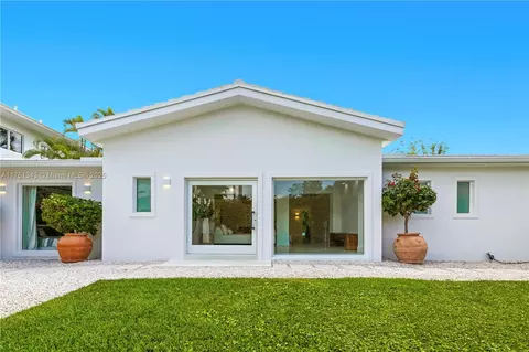 Exterior - 561 Allendale Rd, Key Biscayne, FL 33149 photo 4 of 11