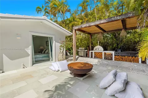 Exterior - 561 Allendale Rd, Key Biscayne, FL 33149 photo 11 of 11
