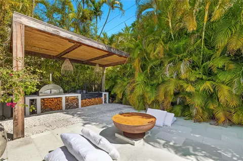 Exterior - 561 Allendale Rd, Key Biscayne, FL 33149 photo 10 of 11