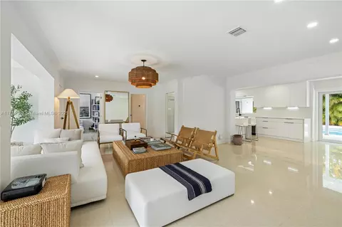 Living - 561 Allendale Rd, Key Biscayne, FL 33149 photo 3 of 3
