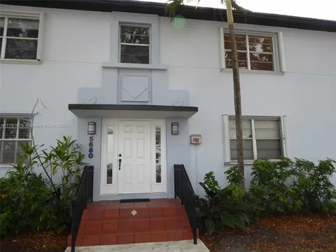 5680 SW 78th St #3D, Miami, FL 33143