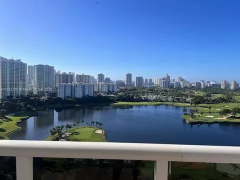 3675 N Country Club Dr #2205, Aventura, FL 33180