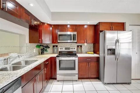 1000 SW 125th Ave #206N, Pembroke Pines, FL 33027