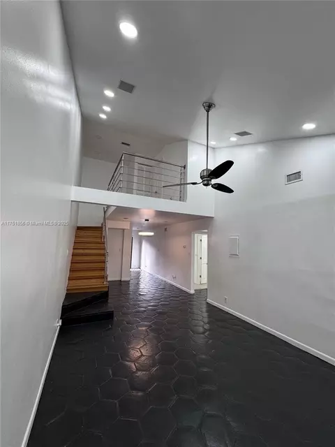 514 NE 211th Ter #514, Miami, FL 33179
