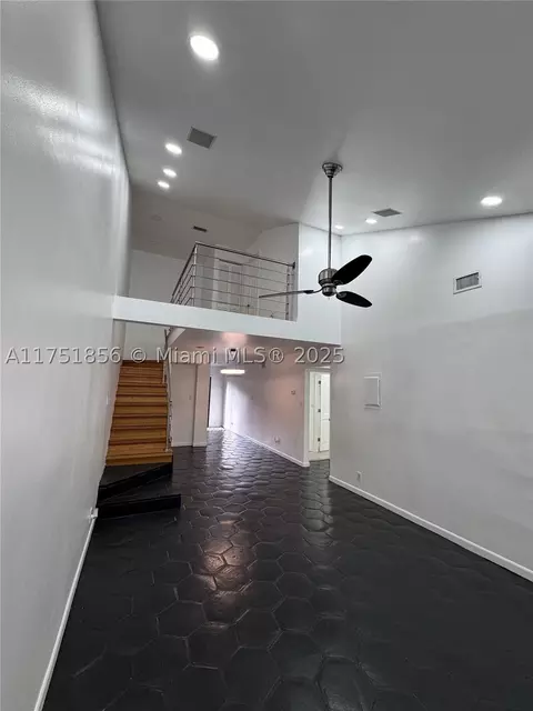 514 NE 211th Ter #514, Miami, FL 33179