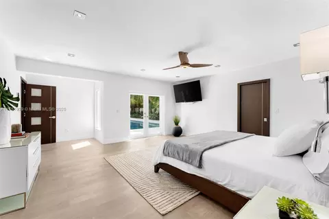 Bedroom - 6784 SW 97th St, Pinecrest, FL 33156 photo 4 of 7