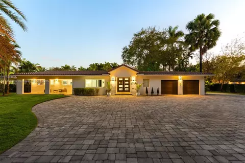 Exterior - 6784 SW 97th St, Pinecrest, FL 33156 photo 12 of 17