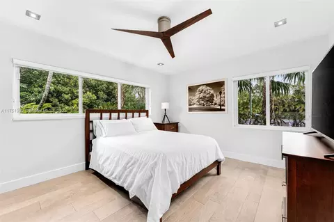 Bedroom - 6784 SW 97th St, Pinecrest, FL 33156 photo 6 of 7