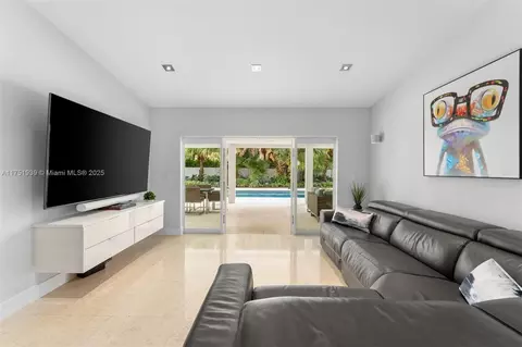 Living - 6784 SW 97th St, Pinecrest, FL 33156 photo 3 of 3