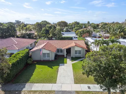 3060 NW 4th St, Miami, FL 33125