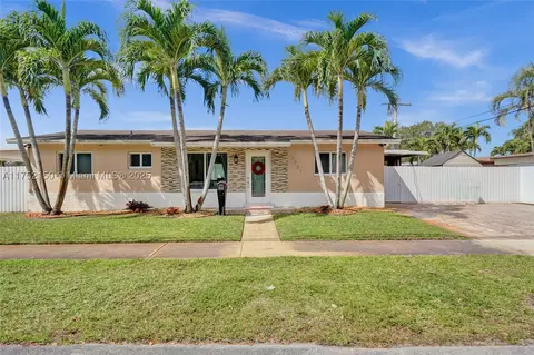 7701 NW 37th St, Hollywood, FL 33024