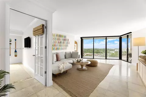 1000 Quayside Ter #1411, Miami, FL 33138