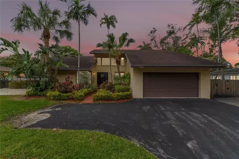 13520 NE Miami Ct, Miami, FL 33161