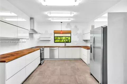 118 E 3rd Ct, Miami Beach, FL 33139 photo 6