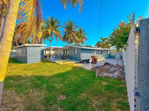 Exterior - 621 SE 3rd Pl, Hialeah, FL 33010 photo 6 of 6
