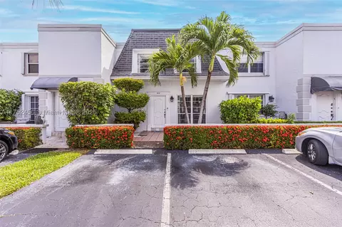 912 NE 27th Ave #912, Hallandale Beach, FL 33009
