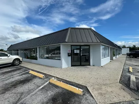 917 E Oak St, Other, FL 34266 photo 3