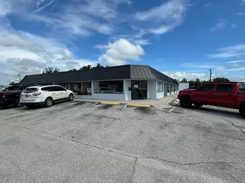 917 E Oak St, Other, FL 34266 photo 2