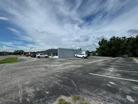 917 E Oak St, Other, FL 34266 photo 5