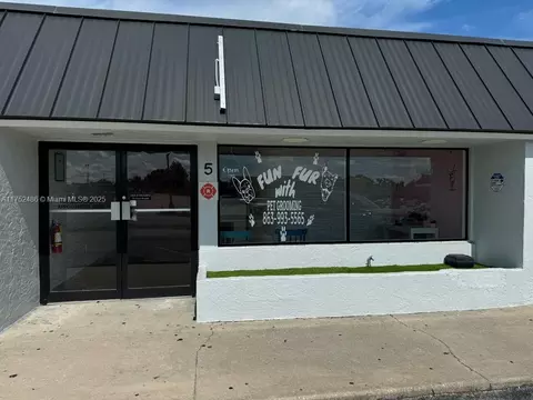 917 E Oak St, Other, FL 34266 photo 9